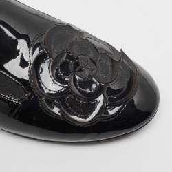 Pre Owned Chanel Black Patent Leather CC Camellia Loafers Size 38