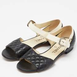 Chanel Black/Cream Quilted Leather Flat Sandals Size 35.5