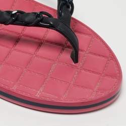 مملوكة مسبقًا Chanel Black Leather Chain Link Thong Flat Slides Size 39.5  