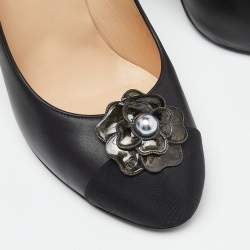 Pre Owned Chanel Black Leather and Canvas Camellia Embellished Cap Toe Pumps Size 41