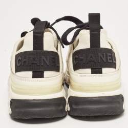 مملوكة مسبقًا Chanel White/Black Leather and Fabric CC Low Top Sneakers Size 38