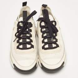 مملوكة مسبقًا Chanel White/Black Leather and Fabric CC Low Top Sneakers Size 38