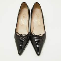 Pre Owned Chanel Black Leather and Patent Leather Bow CC Cap Toe Pumps Size 36