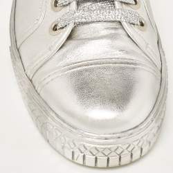 Pre Owned Chanel Metallic Silver Leather CC Logo Low Top Sneakers Size 40