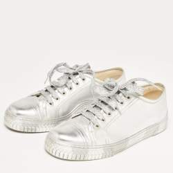 Pre Owned Chanel Metallic Silver Leather CC Logo Low Top Sneakers Size 40