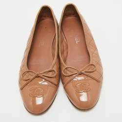 Pre Owned Chanel Beige Patent CC Cap Toe  Ballet Flats Size 39.5