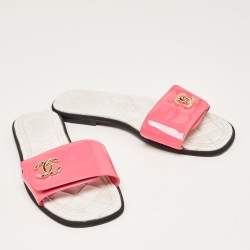 Pre Owned Chanel Pink Patent Leather CC Flat Slides Size 37.5