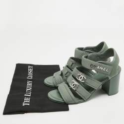 مملوكة مسبقًا Chanel Green Fabric CC Strappy Block Heel Sandals Size 37.5