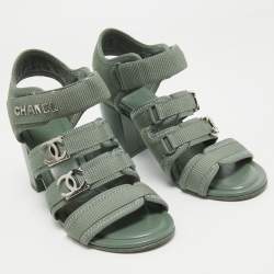 مملوكة مسبقًا Chanel Green Fabric CC Strappy Block Heel Sandals Size 37.5