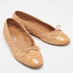 Pre Owned Chanel Tan Quilted Textured Leather and Patent CC Cap Toe Bow Ballet Flats Size 41