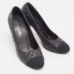 Pre Owned Chanel Black Quilted Leather and Grosgrain CC Cap Toe Pumps Size 39.5