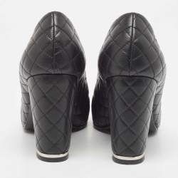Pre Owned Chanel Black Quilted Leather and Grosgrain CC Cap Toe Pumps Size 39.5