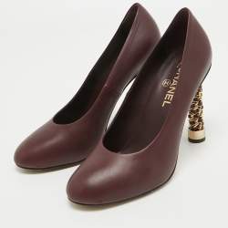 Pre Owned Chanel Burgundy Leather Chain Detail Heel Pumps Size 39.5