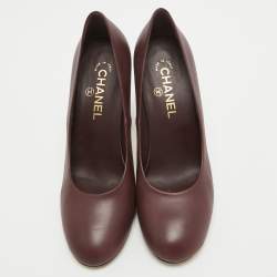 Pre Owned Chanel Burgundy Leather Chain Detail Heel Pumps Size 39.5