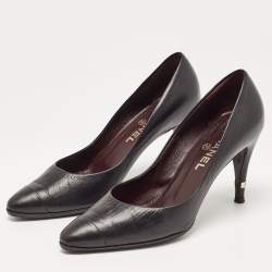 Pre Owned Chanel Black Leather Cap Toe Pumps Size 38