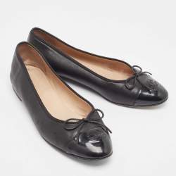 Pre Owned Chanel Black Leather CC Cap Toe Ballet Flats Size 39.5