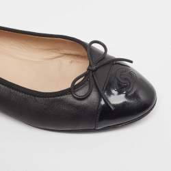 Pre Owned Chanel Black Leather CC Cap Toe Ballet Flats Size 39.5