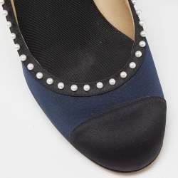 Pre Owned Chanel Navy Blue/Black Satin CC Pearl Embellished Pumps Size 37.5