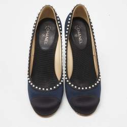 Pre Owned Chanel Navy Blue/Black Satin CC Pearl Embellished Pumps Size 37.5