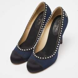 Pre Owned Chanel Navy Blue/Black Satin CC Pearl Embellished Pumps Size 37.5