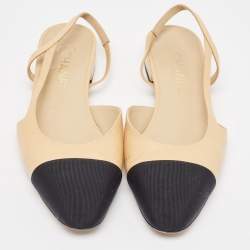 Pre Owned Chanel Beige/Black Leather and Fabric Cap Toe CC Slingback Flats Size 39