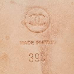 Pre Owned Chanel Beige/Black Leather and Fabric Cap Toe CC Slingback Flats Size 39