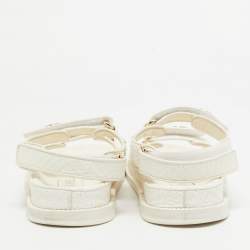 مملوكة مسبقًا Chanel White  Leather Interlocking CC Dad Sandals Size 39