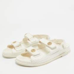 مملوكة مسبقًا Chanel White  Leather Interlocking CC Dad Sandals Size 39