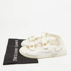 مملوكة مسبقًا Chanel White  Leather Interlocking CC Dad Sandals Size 39