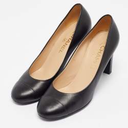 Pre Owned Chanel Black Leather Faux Pearl Embellished Heel Cap Toe Pumps Size 38.5