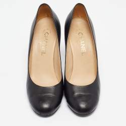 Pre Owned Chanel Black Leather Faux Pearl Embellished Heel Cap Toe Pumps Size 38.5