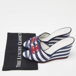 مملوكة مسبقًا Chanel Blue/White Stripe Fabric CC Slide Wedge Sandals Size 39.5