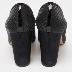 Pre Owned Chanel Black Woven Raffia and Canvas Bow CC Cap Toe Block Heel Pumps Size 39