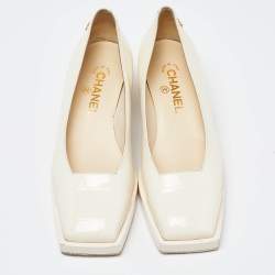Pre Owned Chanel Beige Patent Leather Square Cap Toe CC Block Heel Pumps Size 38