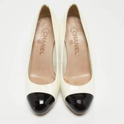 Chanel Off White/Black Patent Leather CC Cap Toe Pumps Size 38