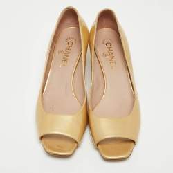 Pre Owned Chanel Yellow Patent Leather Open Toe Pumps Size 39.5