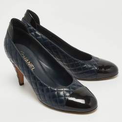 Pre Owned Chanel Navy Blue/Black Quilted Leather and Patent CC Pumps Size 41
