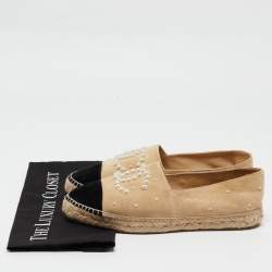 Pre Owned Chanel Beige/Black Suede CC Faux Pearl Embellished Espadrille Flats Size 41