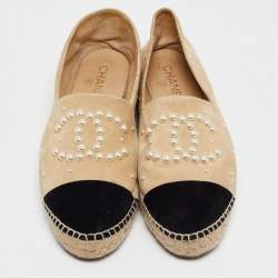 Pre Owned Chanel Beige/Black Suede CC Faux Pearl Embellished Espadrille Flats Size 41