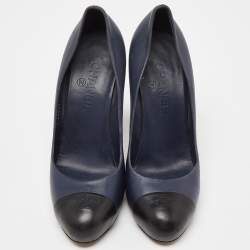 Pre Owned Chanel Blue/Black Leather CC Cap Toe Pumps Size 40