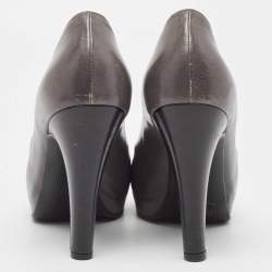 Pre Owned Chanel Grey/Black Leather Cap Toe Pumps Size 37.5