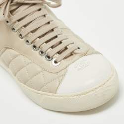 Pre Owned Chanel White/Pink Quilted Leather CC High Top Sneakers Size 35