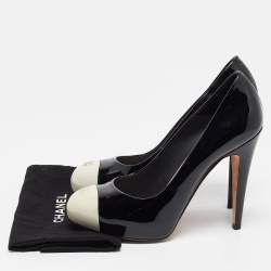 Pre Owned Chanel Black/Off White Patent Leather CC Cap Toe Pumps Size 39
