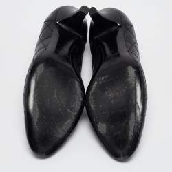 Pre Owned Chanel Black Quilted Leather CC Cap Toe Pumps Size 37