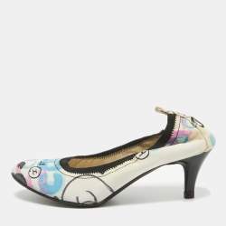 Chanel White Graffiti Print Fabric CC Scrunch Pumps Size 39.5