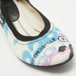 Chanel White Graffiti Print Fabric CC Scrunch Pumps Size 39.5