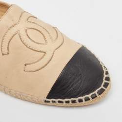 Pre Owned Chanel Beige/Black Leather CC Espadrille Flats Size 40