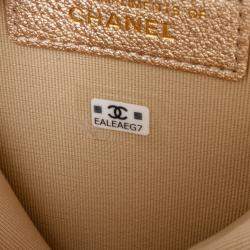 Pre Owned Chanel Gold Metallic Quilted Lambskin Round Clip On Coin Purse Airpods Case