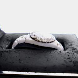 مملوكة مسبقًا ساعة يد نسائية شانيل J12 كوارتز بيضاء سيراميك ستانلس ستيل 33 مم