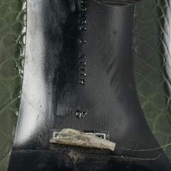 مملوكة مسبقًا حذاء بوت تشارلز و كيث بطول الركبة جلد منقوش كروك أخضر مقاس 40